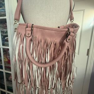 Chic Fringe Shoulder Bag in Pink and White